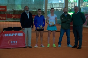 Cristina Bucsa y Jlia Payola, campeona y finalista, © RFET