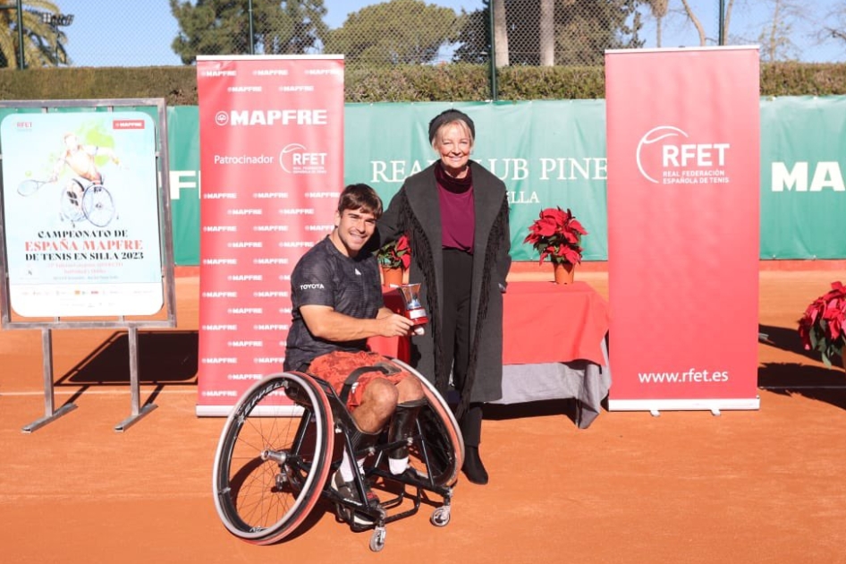 Martn de la Puente extiende su hegemona en el Campeonato de Espaa MAPFRE de Tenis en Silla