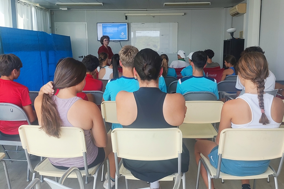 Charla sobre la lucha contra el dopaje en el Campeonato de España de Tenis Cadete por Equipos en Terrassa Charla sobre la lucha contra el dopaje en el Campeonato de España de Tenis Cadete por Equipos en Terrassa