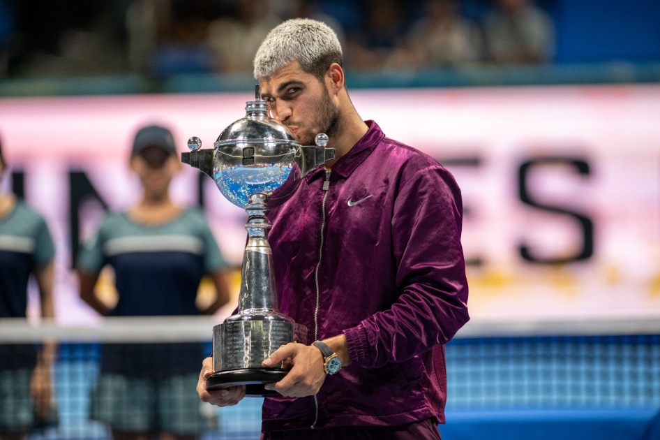 Alcaraz extiende su reinado en Tokio conquistando el octavo título del año Alcaraz extiende su reinado en Tokio conquistando el octavo título del año