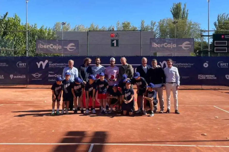 Pedro Vives cae frente a Lorenzo Giustino en la final del internacional de Zaragoza Pedro Vives cae frente a Lorenzo Giustino en la final del internacional de Zaragoza