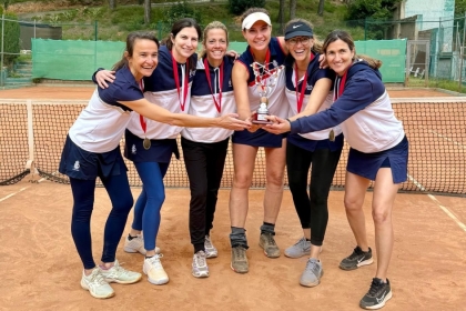 El RCT Barcelona-1899 levanta también el título femenino +35 tras vencer al RGC Covandonga