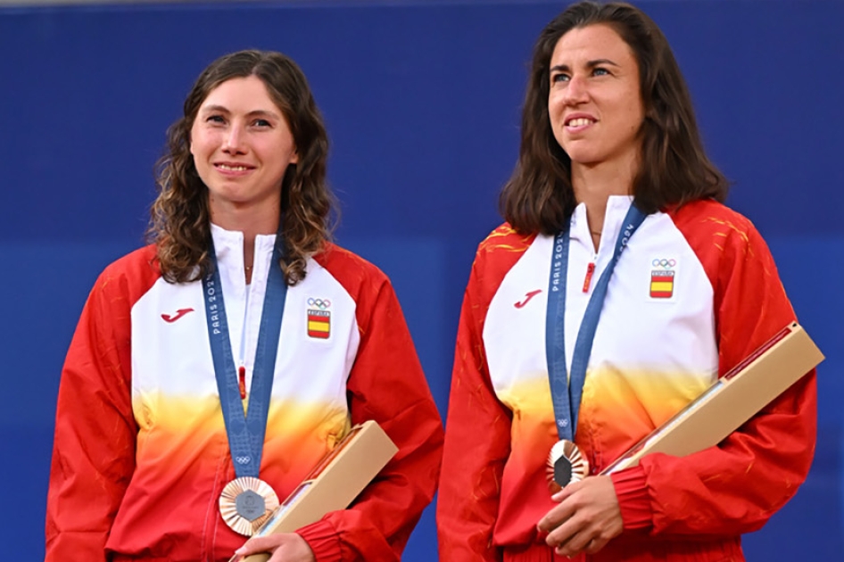 Sara Sorribes y Cristina Bucsa hacen historia con una nueva medalla de bronce en dobles