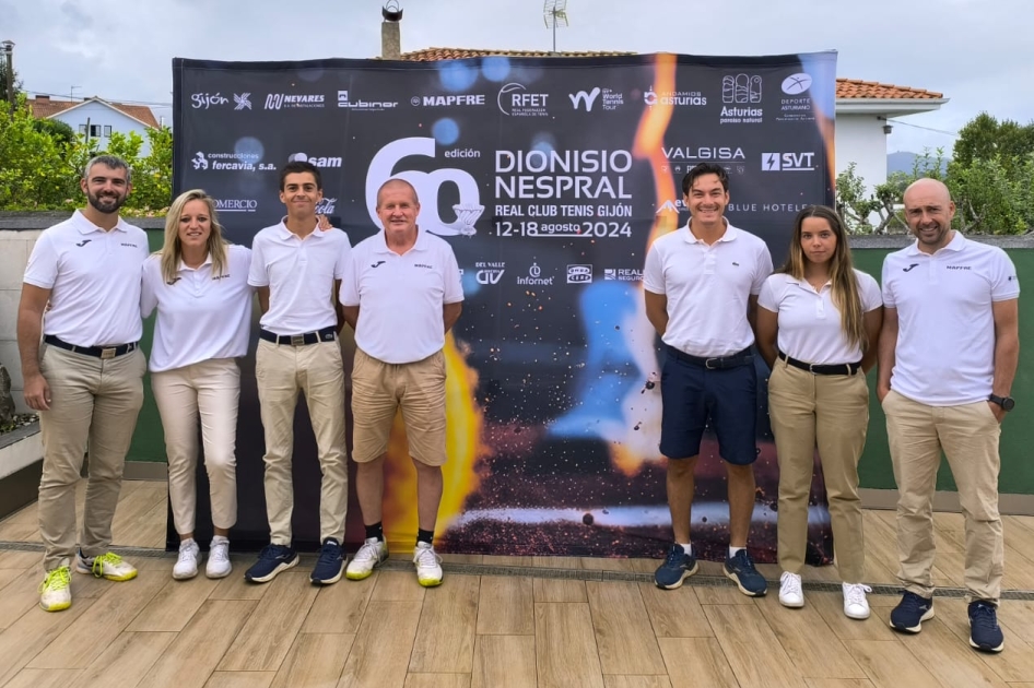 Equipo arbitral en el ITF masculino de Gijn