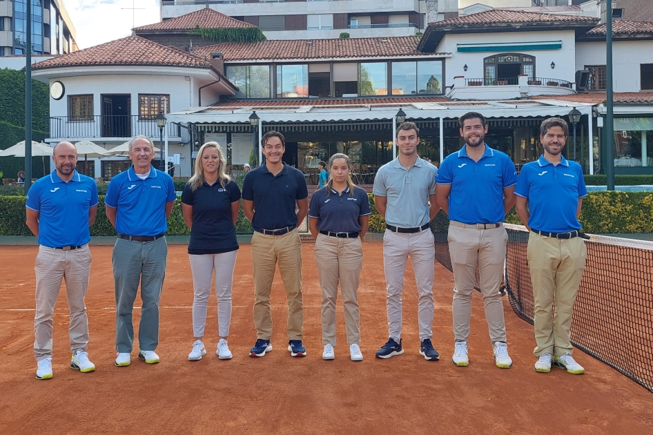 Equipo arbitral en la Riesco Cup - Trofeo Real Club de Tenis de Oviedo