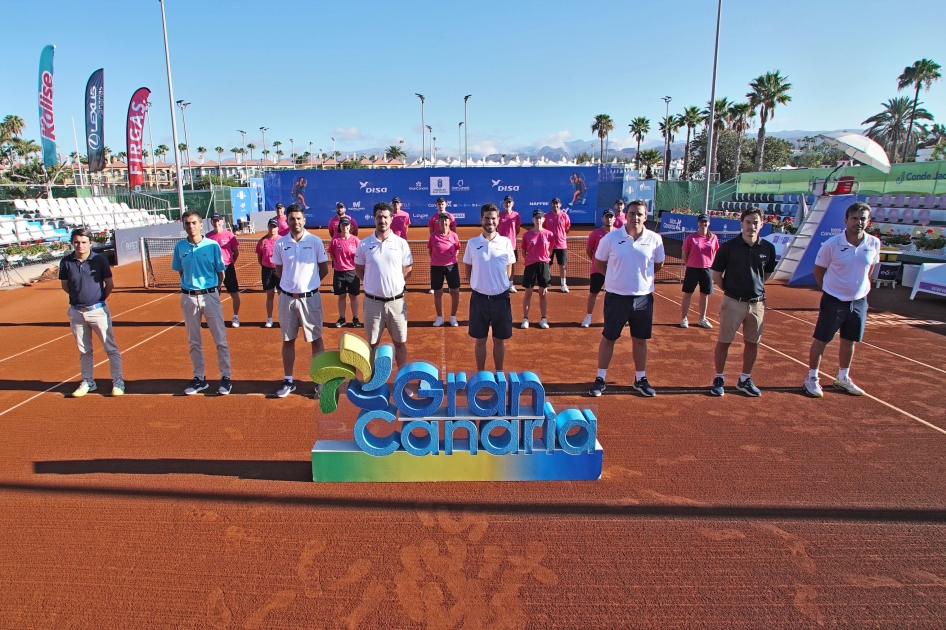 Equipo arbitral en el ITF W100 de Gran Canaria