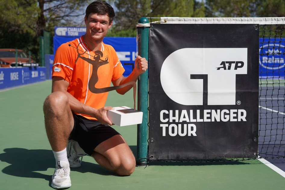 El polaco Majchrzak levanta el ATP Challenger de Villena con Landaluce firmando unas nuevas semifinales