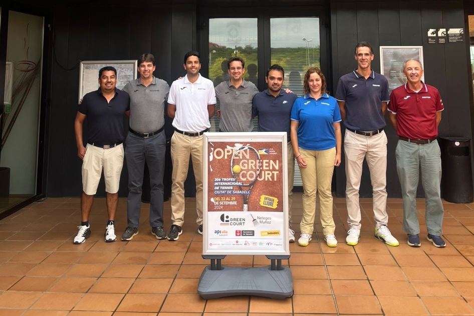 Equipo arbitral en el ITF Masculino de Sabadell