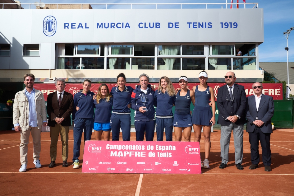 Histrico primer ttulo femenino del CT Valencia en el Campeonato de Espaa MAPFRE de Tenis - Copa Orange