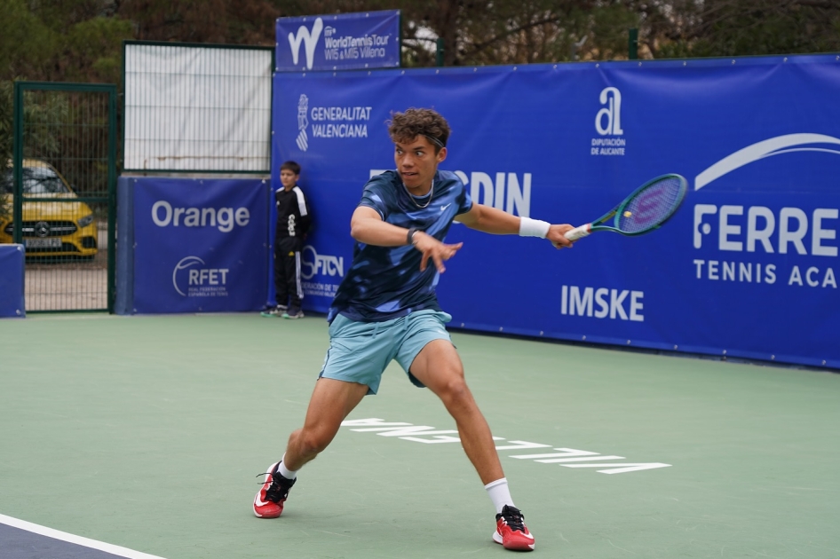 El primer torneo de Villena licencia al joven estadounidense de 17 aos Darwin Blanch