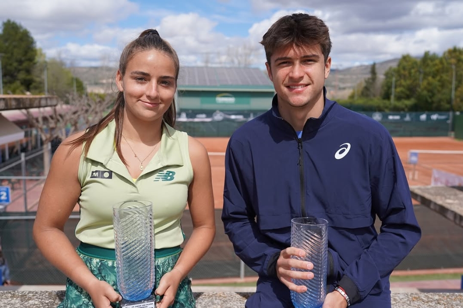 Charo Esquiva regresa al camino del triunfo tras dos aos en el internacional de Villena