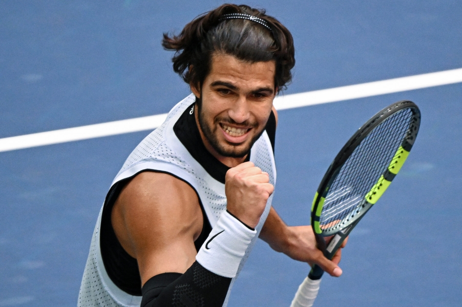Alcaraz se asegura los cuartos de final del US Open en su regreso
