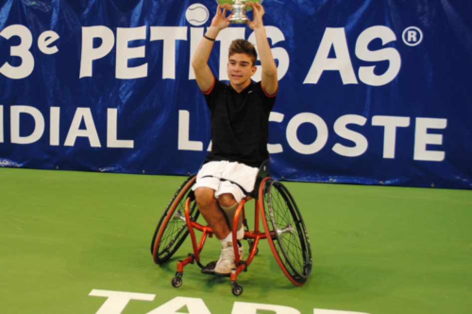 Martn De la Puente conquista el Masters Jnior de tenis en silla por partida doble