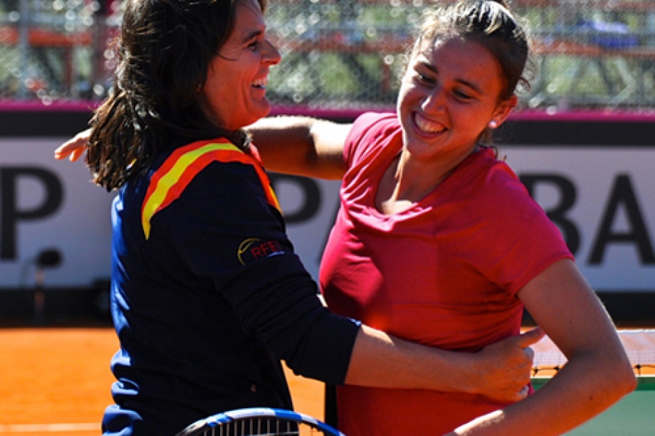 Sorribes y Arruabarrena colocan a Espaa a un punto de la permanencia