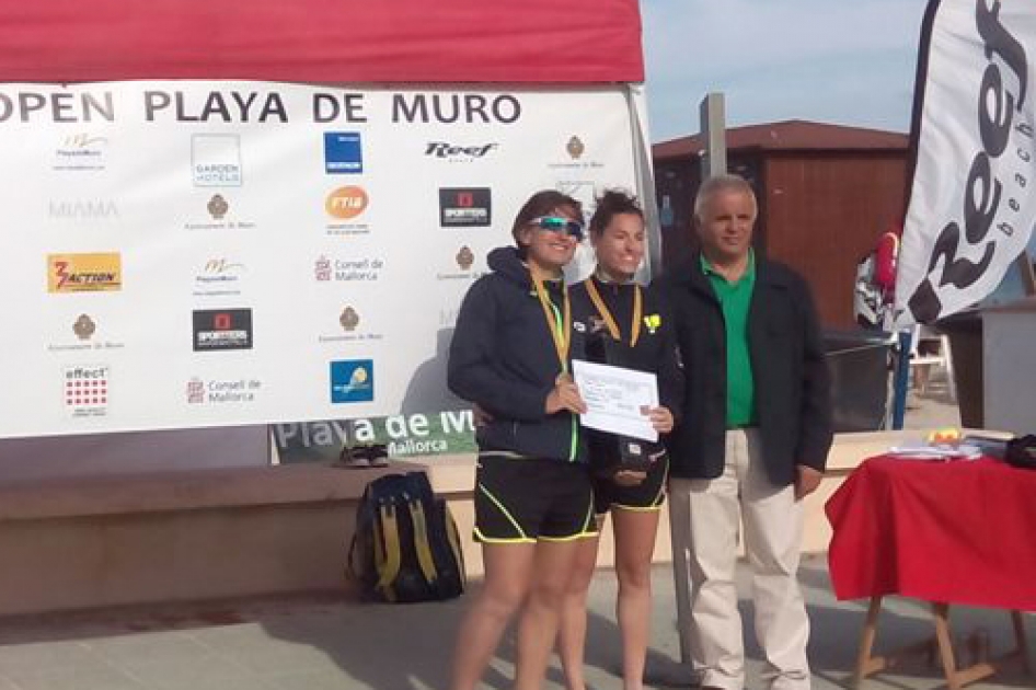 Antomi Ramos gana el internacional de tenis playa de Mallorca donde Escandell-Sitj son finalistas