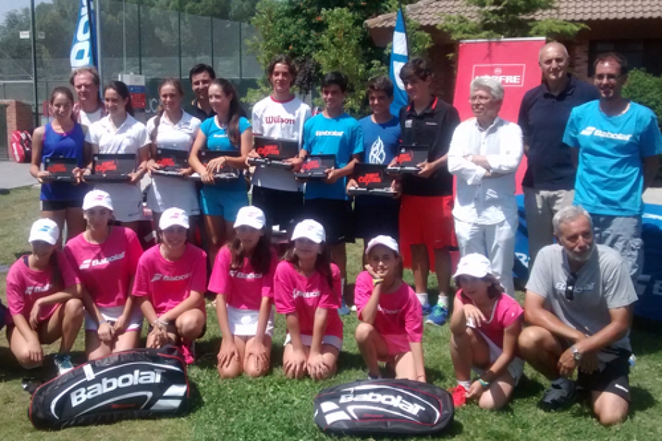 Carlos Gimeno y Carlota Martnez, vencedores del Master de la Babolat Cup