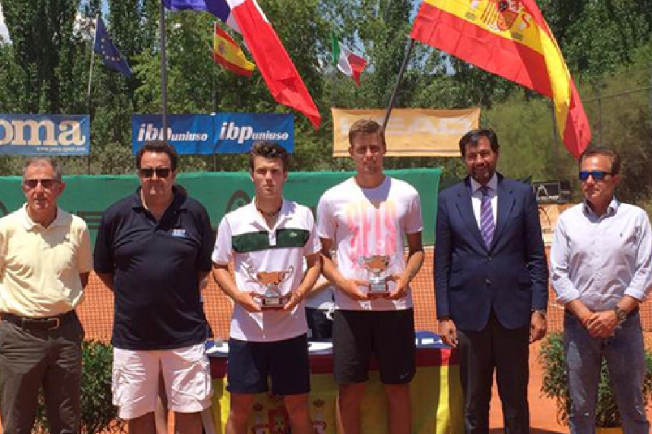 Albert Alcaraz cede en Las Rozas su tercera final del ao ante el francs Maxime Chazal