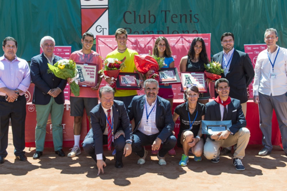 Jaume Antoni Munar y Aliona Bolsova se proclaman Campeones de Espaa Jnior en Pamplona