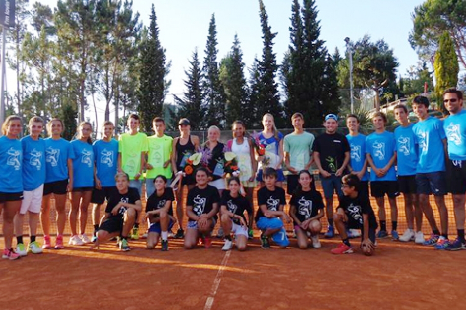 Victorias Javier Barranco ante lex Domnguez, y de Andrea Garca en el jnior de Leiria