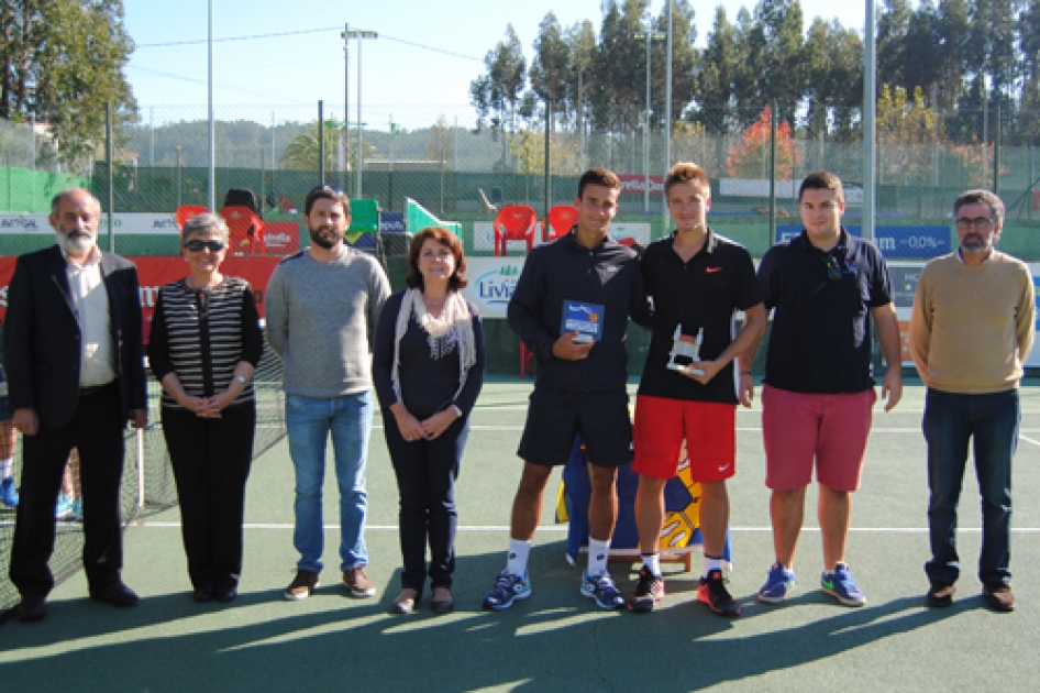 Eduard Gell repite victoria en el internacional jnior de Sanxenxo ante Andrs Fernndez Cnovas