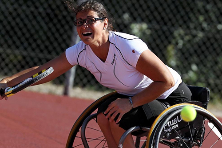 Lola Ochoa gana en dobles y el cuadro de consolacin del torneo de Indian Wells