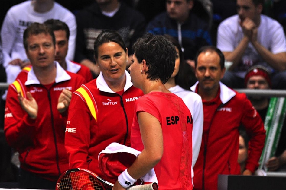 Garbie Muguruza y Carla Surez ponen a Espaa 2-0 arriba en la Fed Cup ante Serbia