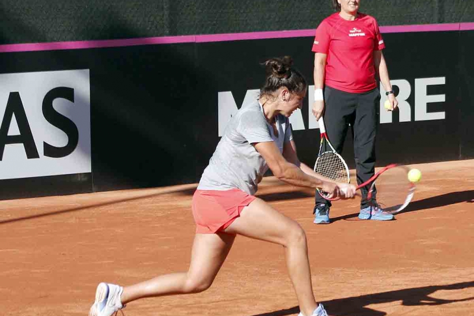 Espaa toma contacto con la pista del Club Tennis Lleida