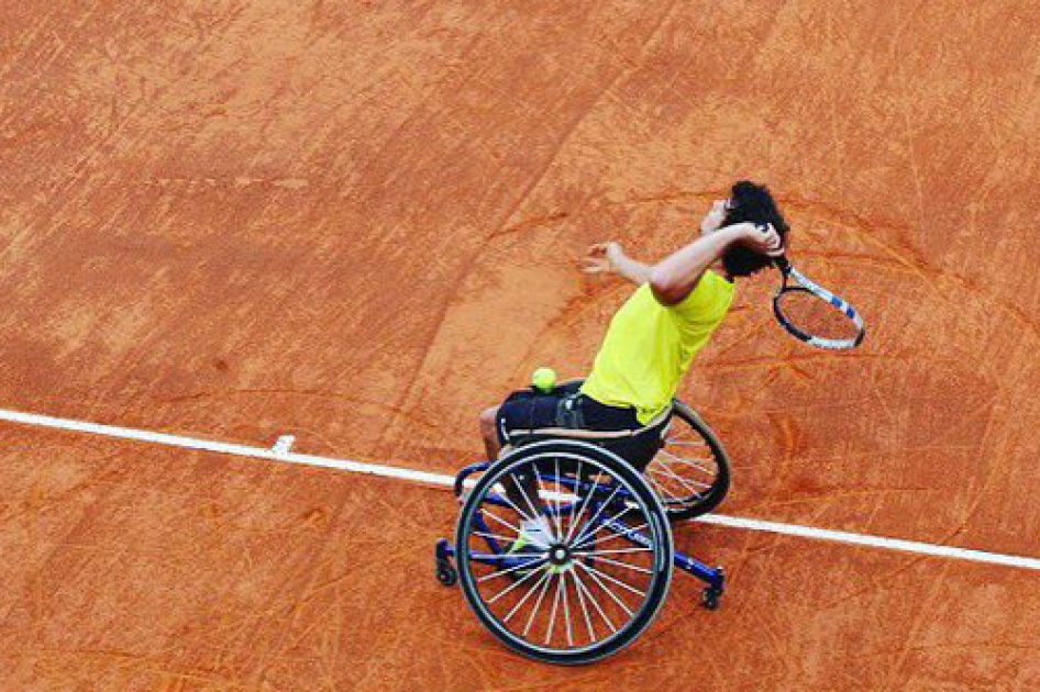 Semifinales de Daniel Caverzaschi en el torneo de Roma y cuartos de final de Lola Ochoa en Francia