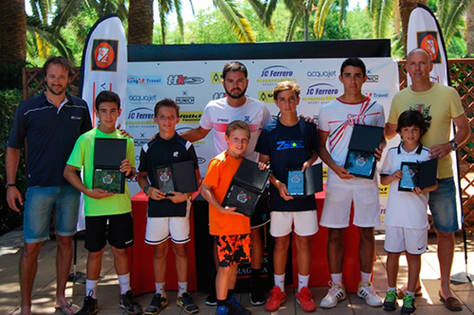 Ganadores del sexto torneo juvenil TTK Warriors Tour en Tarragona