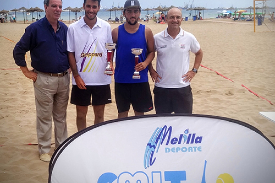 Moya-Mizzi y Mohamed-Calero se llevan el internacional de tenis playa de Melilla