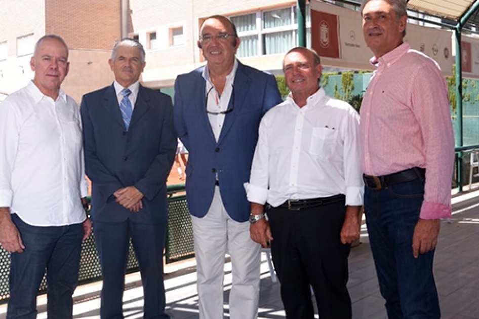 El Presidente de la RFET Miguel Daz visita el Murcia Club de Tenis