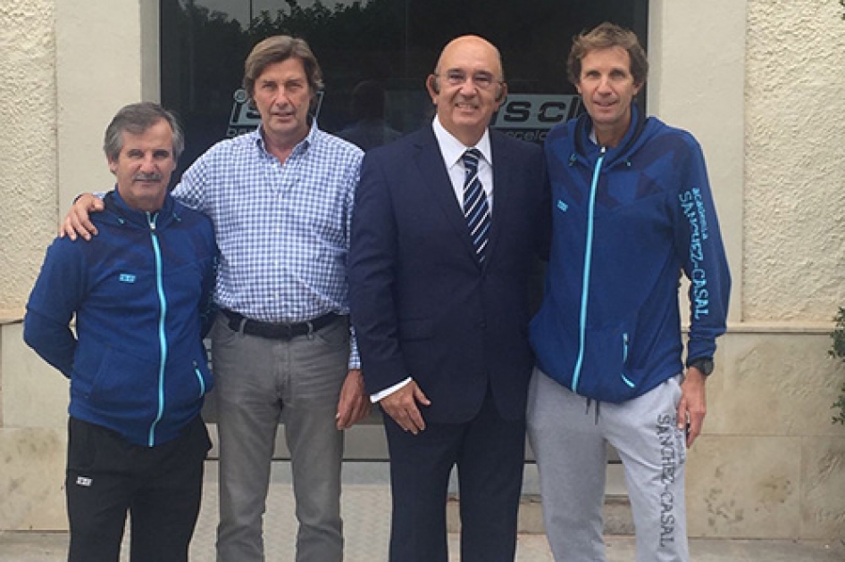 El Presidente y el Director Deportivo de la RFET visitan la Academia Snchez-Casal en Barcelona