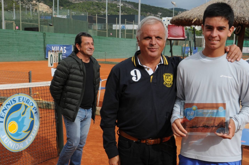 Pedro Vives logra su segundo ttulo internacional en el torneo Sub16 de Mallorca