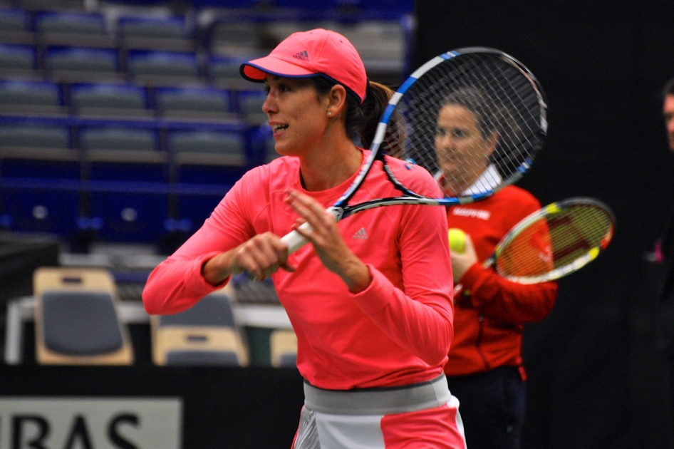 Primera toma de contacto del equipo espaol de Fed Cup con la pista de Ostrava