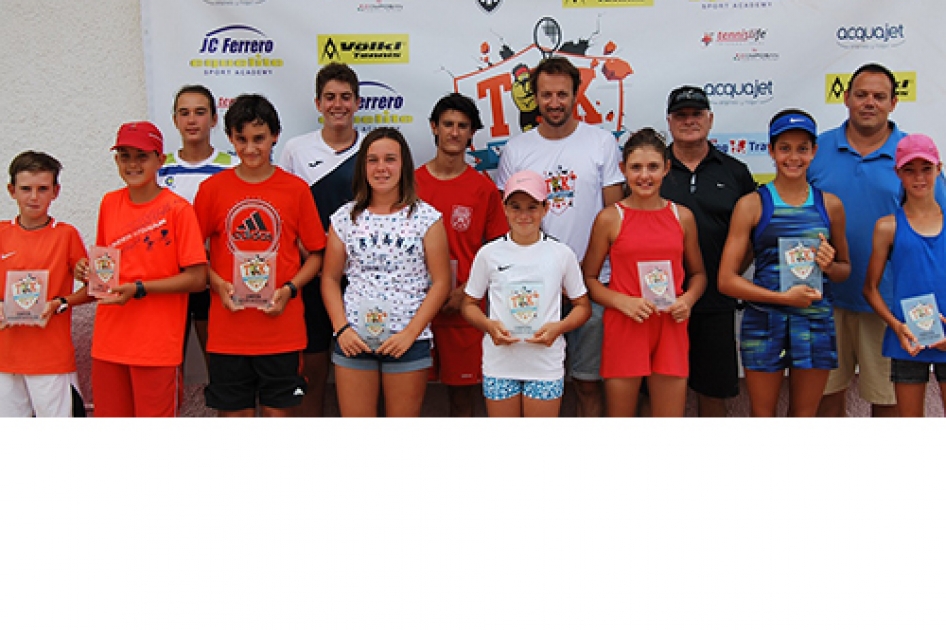 Ganadores del torneo juvenil TTK Warriors Tour en Valencia