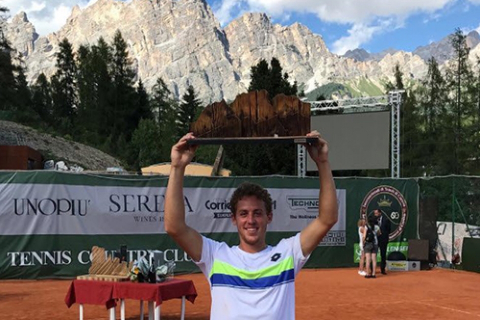 Roberto Carballs se reencuentra con la victoria en el Challenger de Cortina