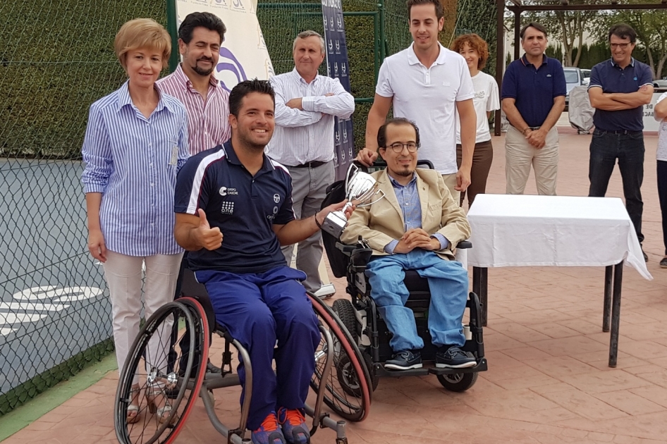 Kike Siscar confirma su gran momento ganando el abierto nacional de Albacete 