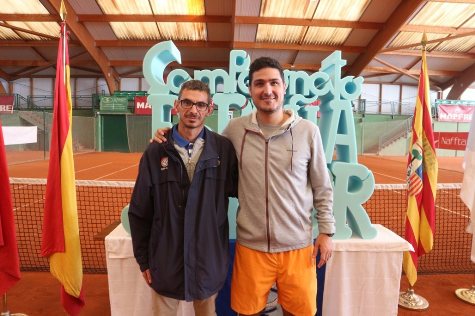 Equipo arbitral del primer Campeonato de Espaa Jnior por Equipos de Club en Zaragoza