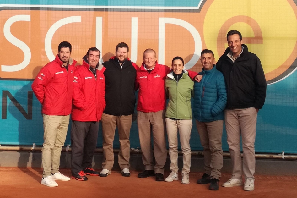 Equipo arbitral del ltimo torneo ITF Pro espaol del ao en el SCUDE Nules