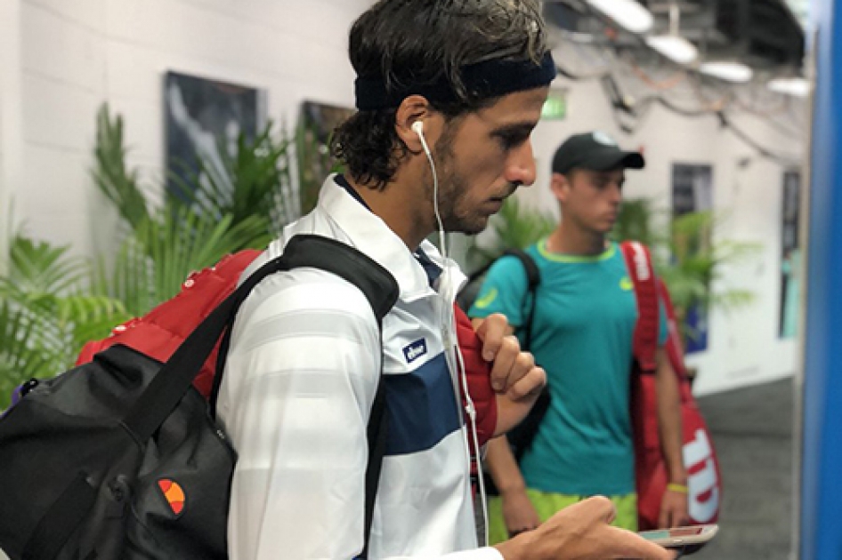 Feliciano Lpez se despide en los cuartos de final de Sydney ante el joven lex de Miaur