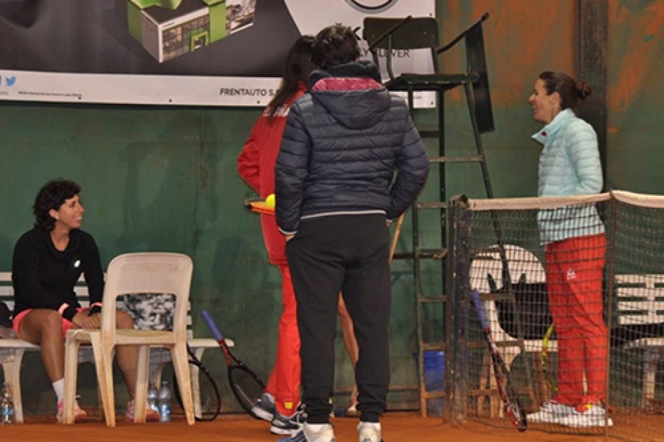 La seleccin espaola MAPFRE femenina realiza su primer entrenamiento tras aterrizar en Italia