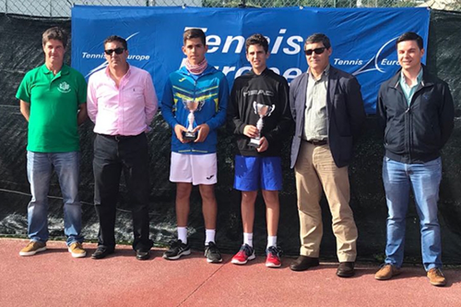 Pedro Rdenas se lleva la final espaola del infantil de Angra Do Heroismo ante Carlos Guerrero