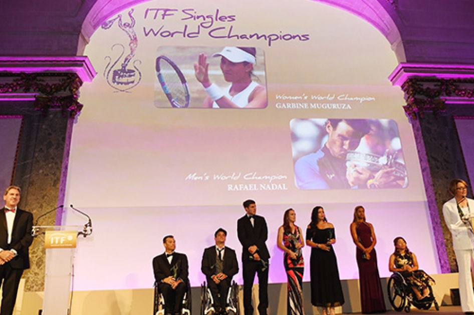 Rafael Nadal y Garbie Muguruza reciben los premios de Campeones del Mundo 2017 en Pars