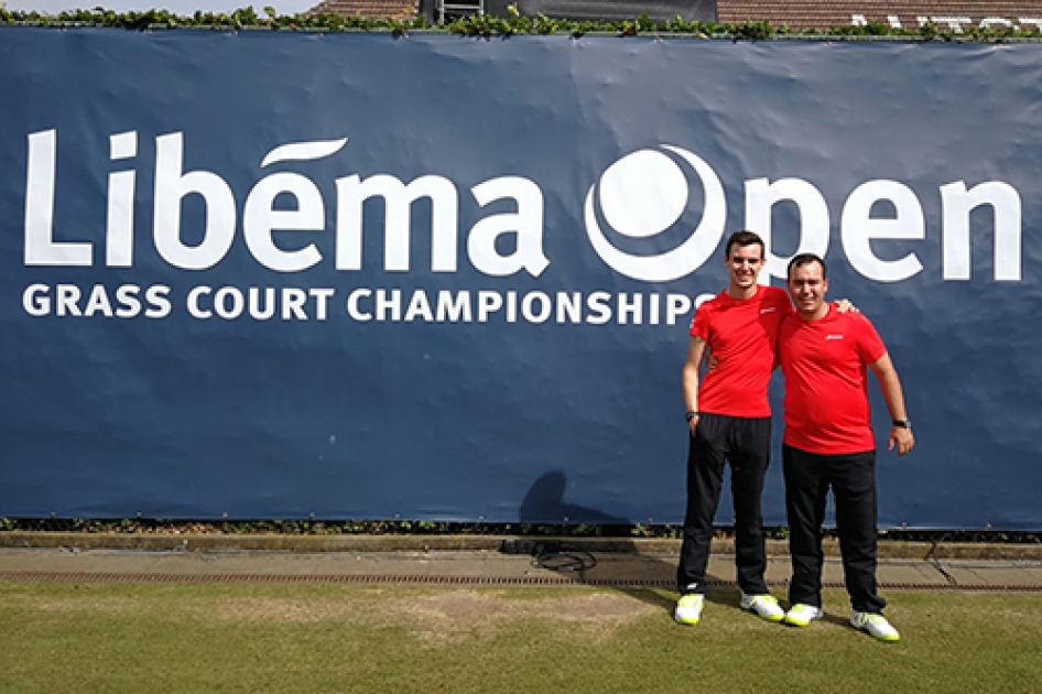 Rubn Fernndez e Ignacio Navaln arbitran en el torneo ATP/WTA de 's-Hertogenbosch