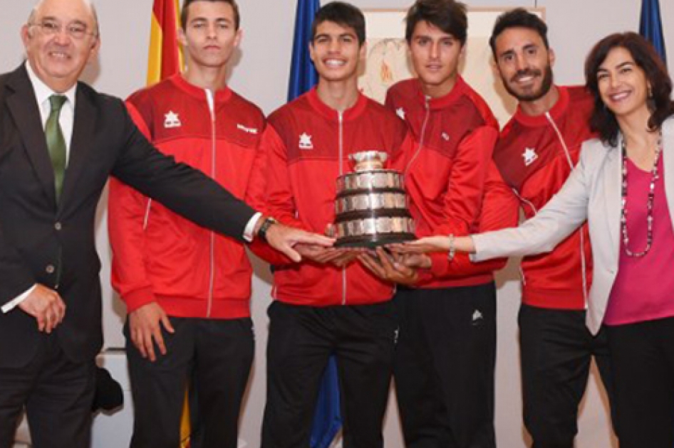 La presidenta del CSD, M Jos Rienda, recibe a los Campeones de la Copa Davis Jnior