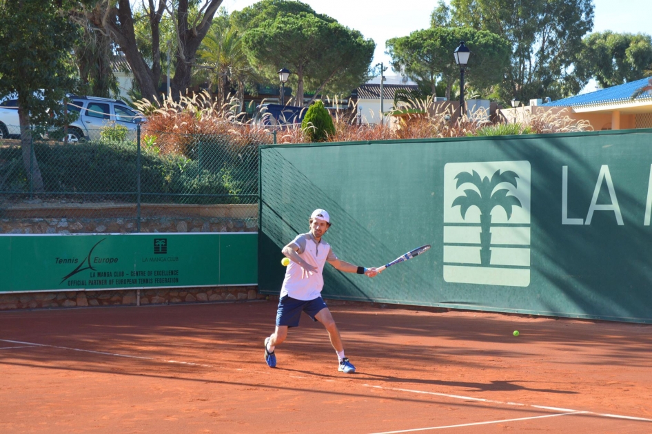 'Pato' Clavet lidera el palmars del torneo internacional de veteranos Grado 1 de La Manga