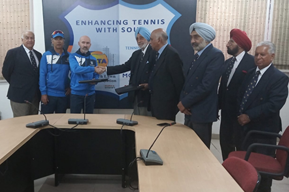 Tcnicos espaoles colaboran con el programa Chandigarh for Rural Tennis en India