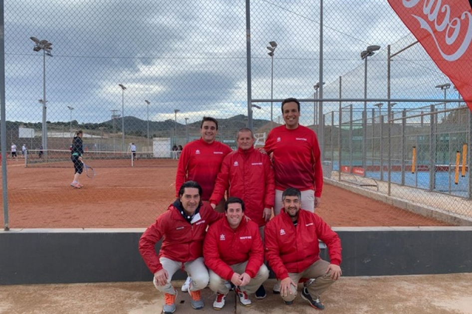 Equipo arbitral de los primeros torneos femeninos del nuevo ITF World Tennis Tour en Espaa 