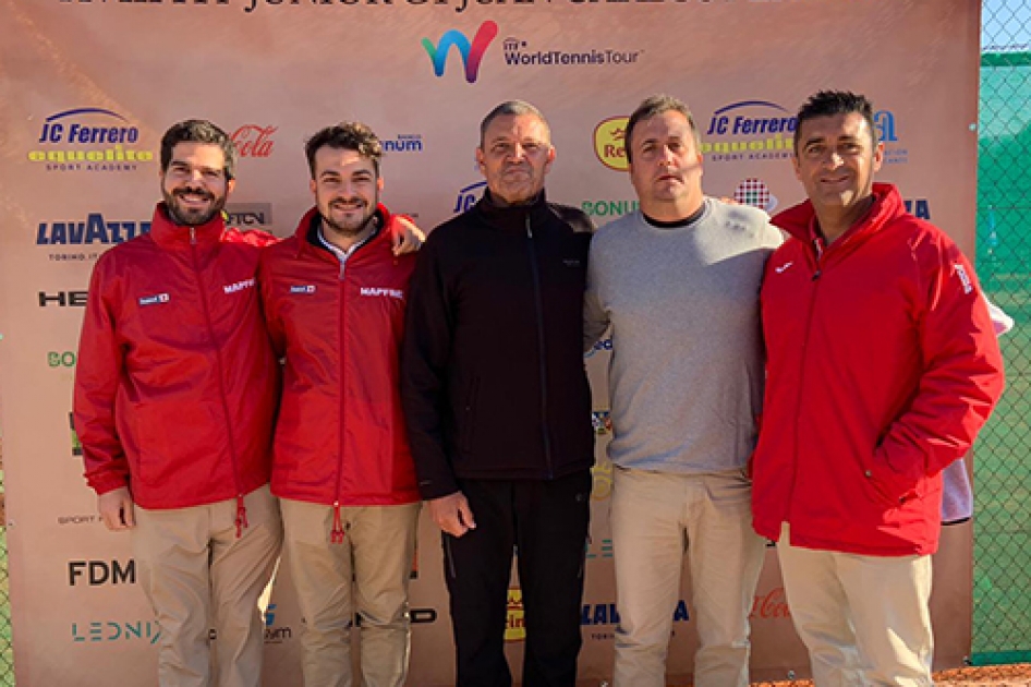 Equipo arbitral en el torneo ITF World Tennis Tour Juniors de Villena