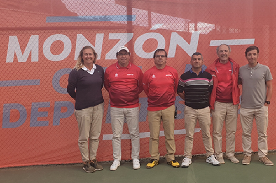 Equipo arbitral en el XVII Torneo Internacional Conchita Martnez de Monzn